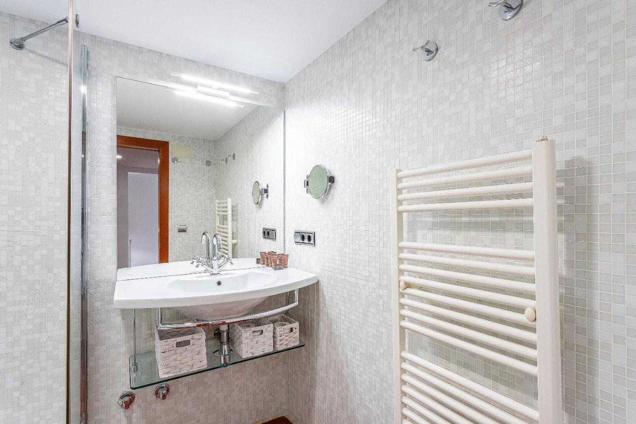 Genteel Home Plaza Nueva Sevilla Dış mekan fotoğraf