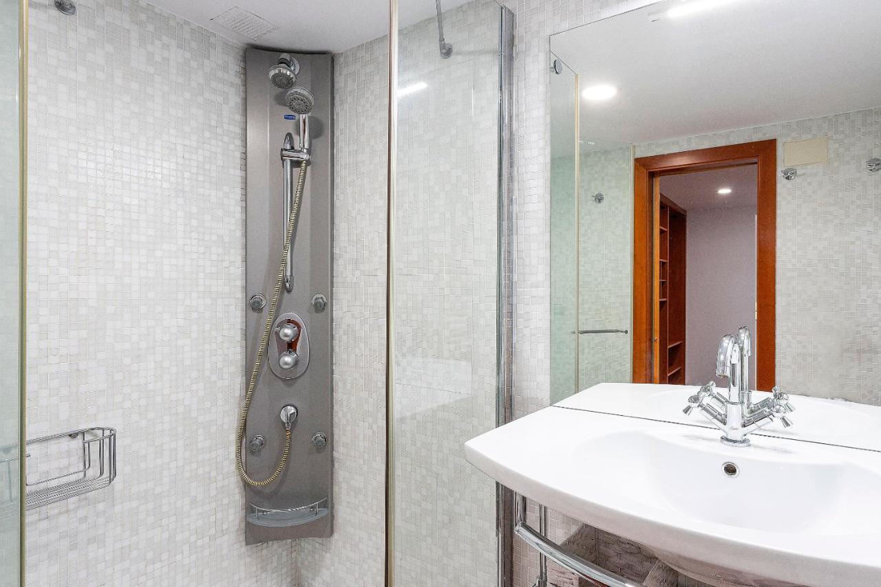 Genteel Home Plaza Nueva Sevilla Dış mekan fotoğraf